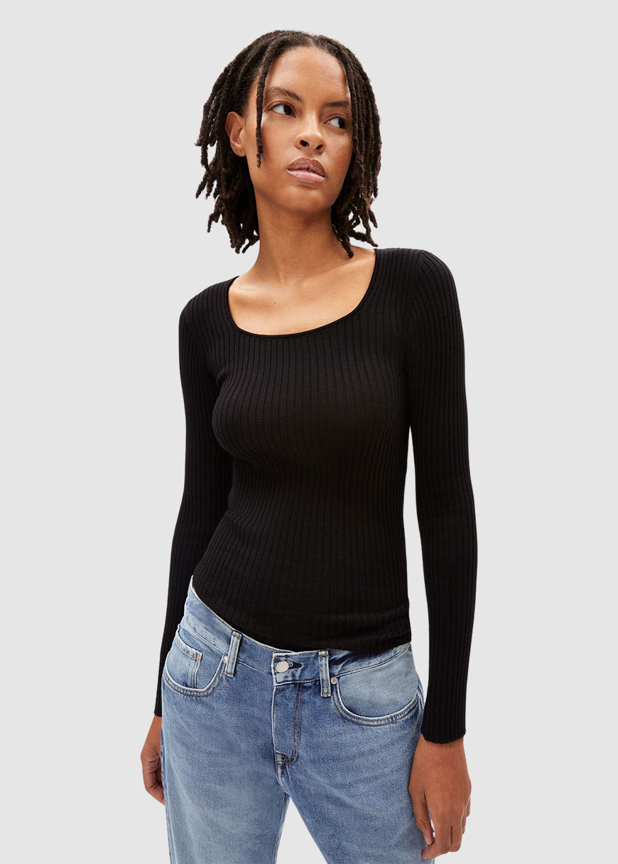 Alaania Crewneck Alaania Crewneck