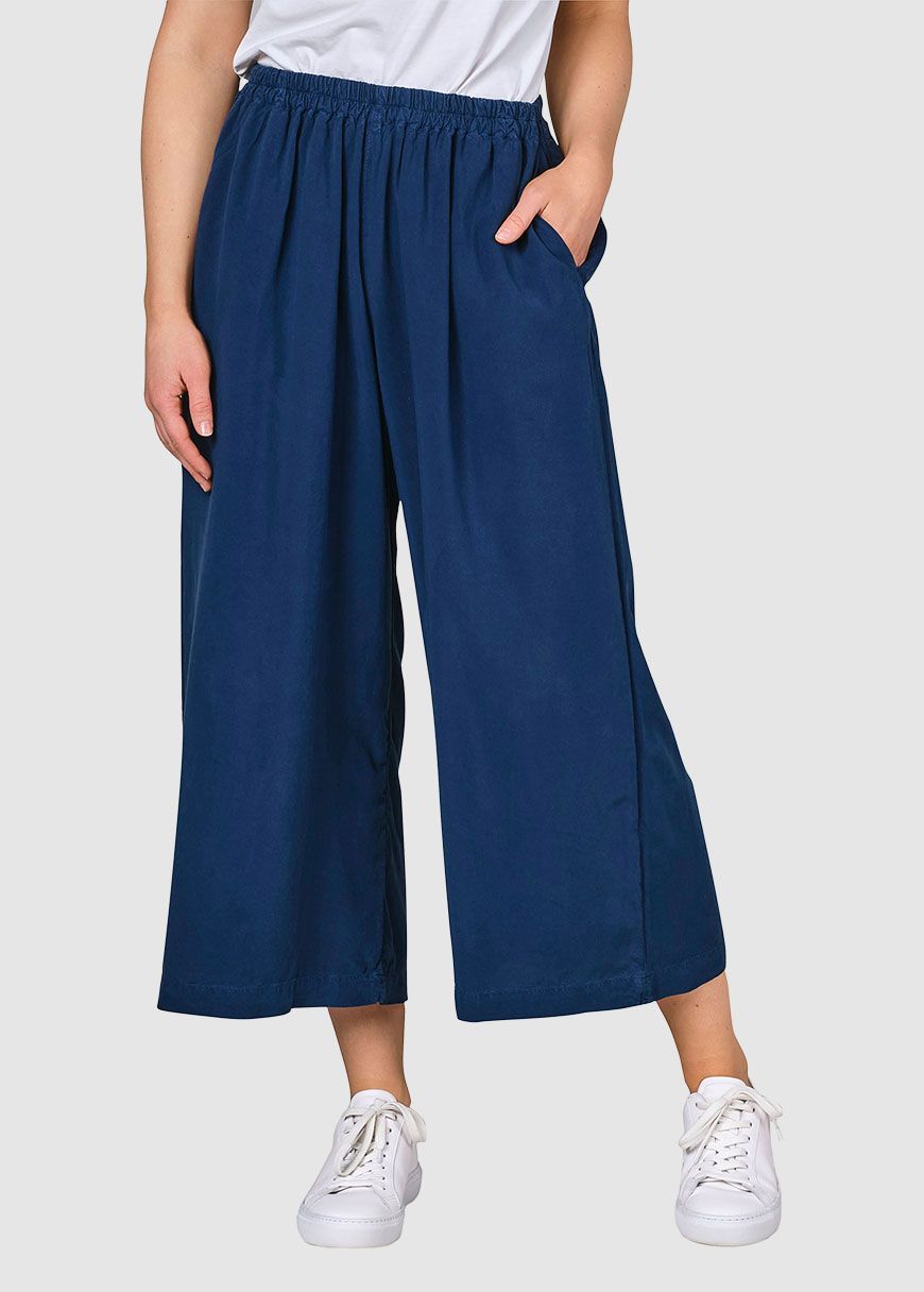 Leonora Pant