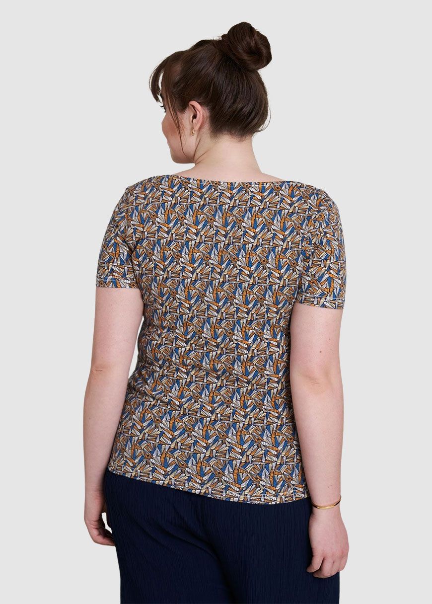 Shirt mit Wasserfallausschnitt Shirt mit Wasserfallausschnitt