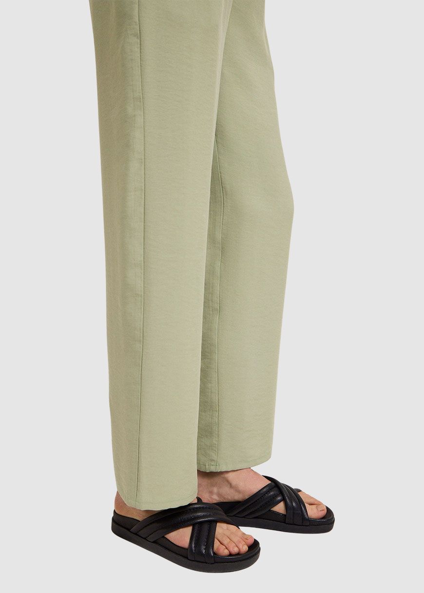 Hose mit weitem Bein Hose mit weitem Bein