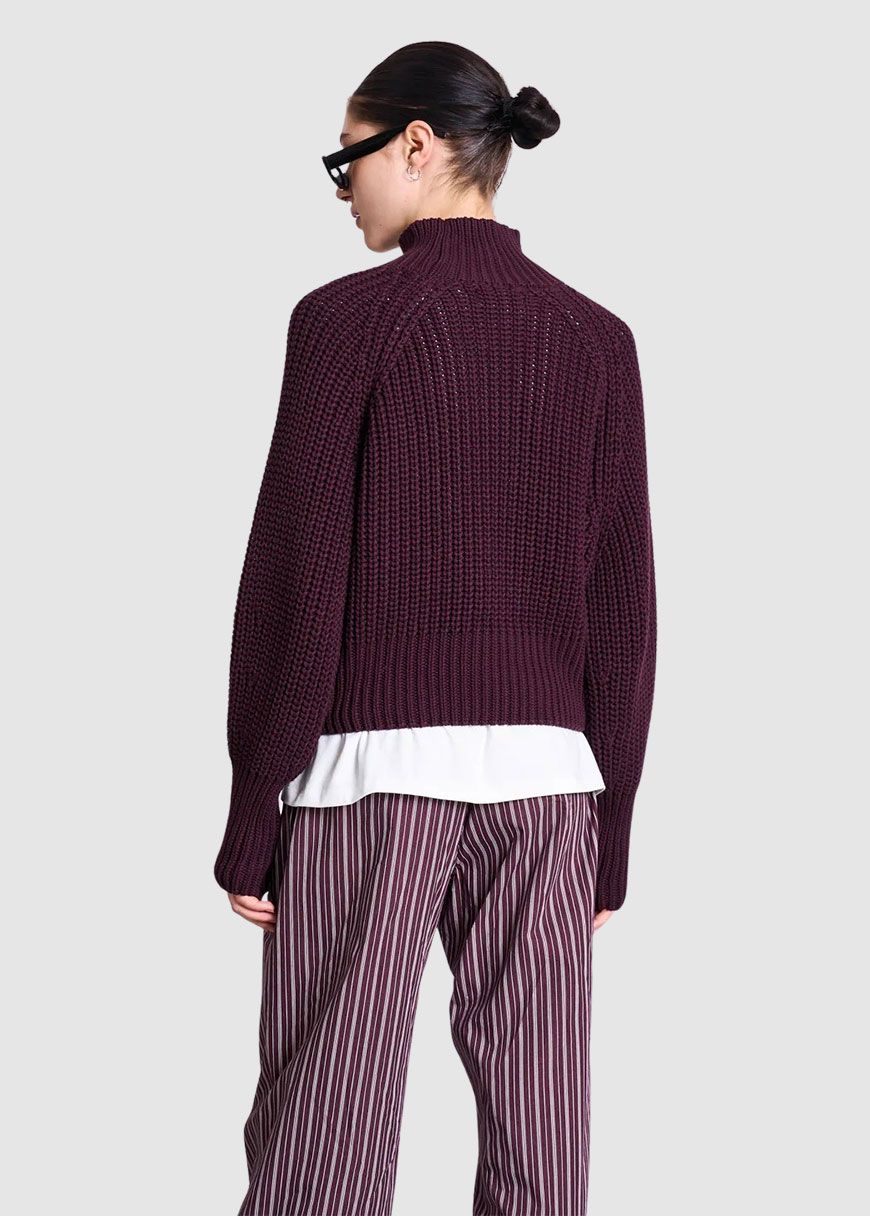 jan_n_june_ola_AW_25_JJ_8283_Cherry_Lacquer_2_33d98c2435 Ola