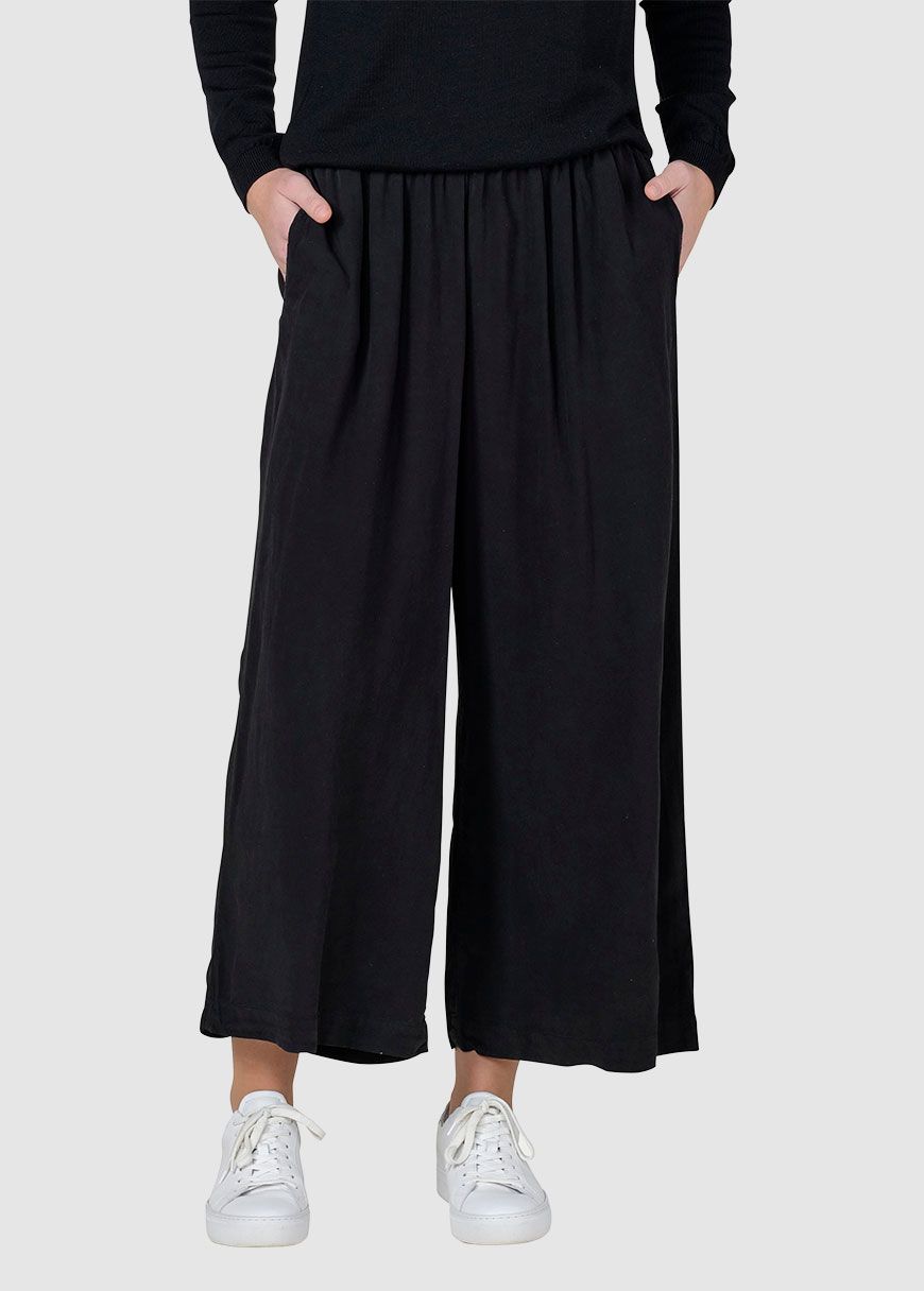 Leonora Pant