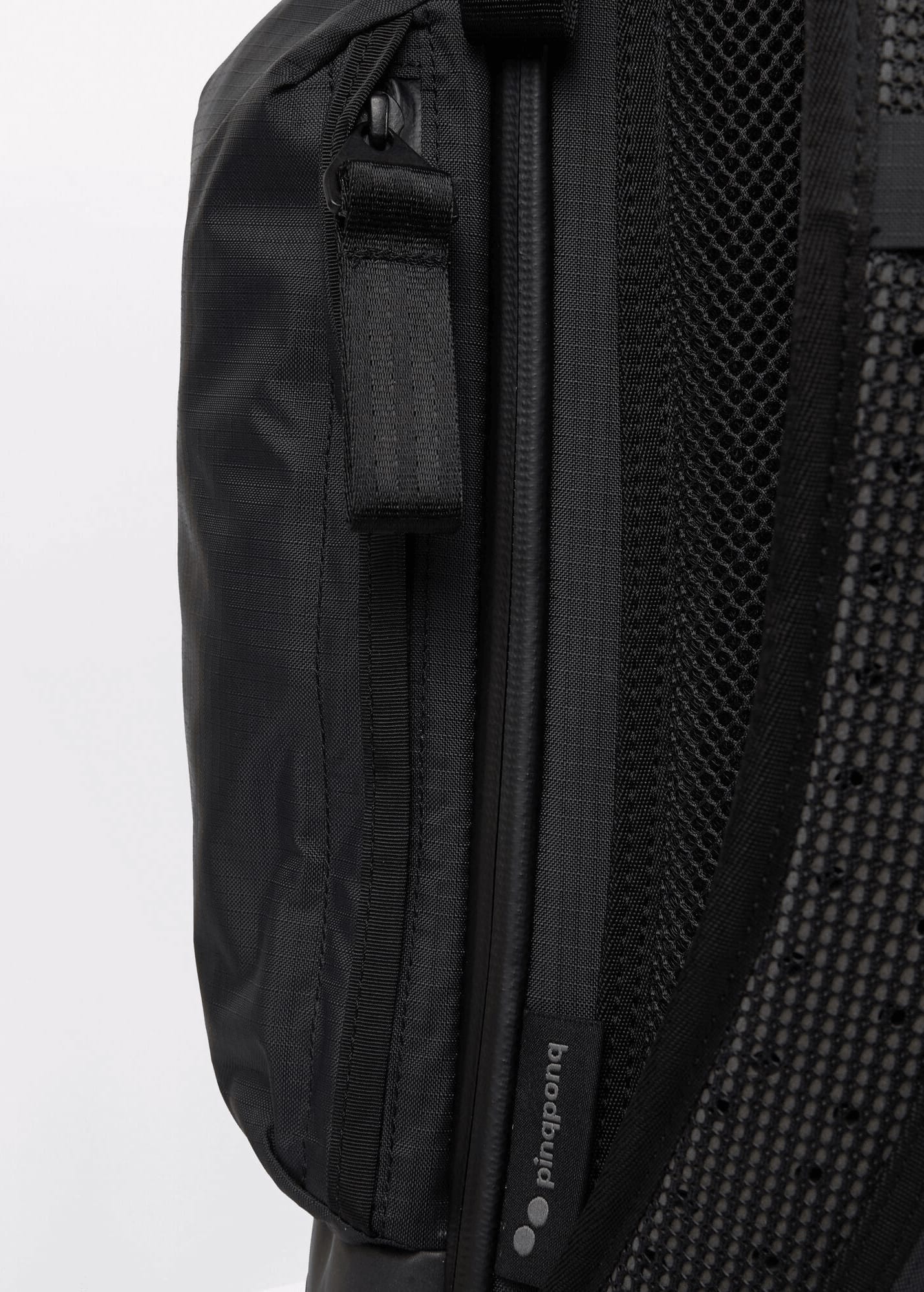 Komut Medium Pure Black Komut Medium Pure Black