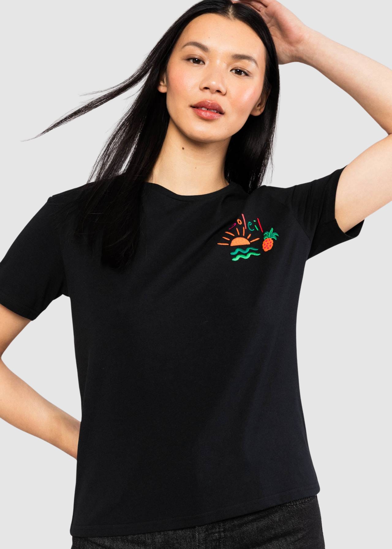 Message Tee Soleil Black And Strong Message Tee Soleil Black And Strong