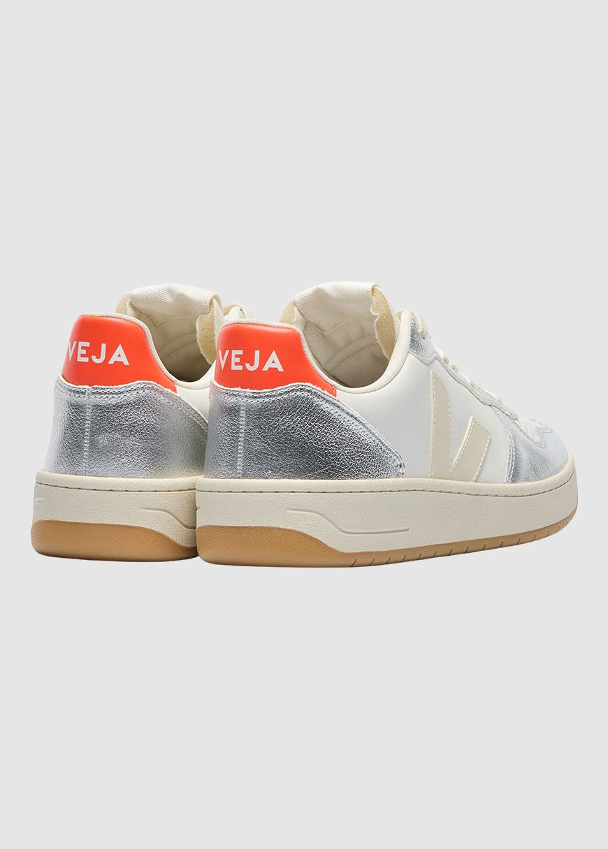 veja_w_v_10_prime_leather_AW_25_VJ_VI_0220867_A_White_Pierre_Silver_3_055d0b0876 W' V-10 Prime Leather