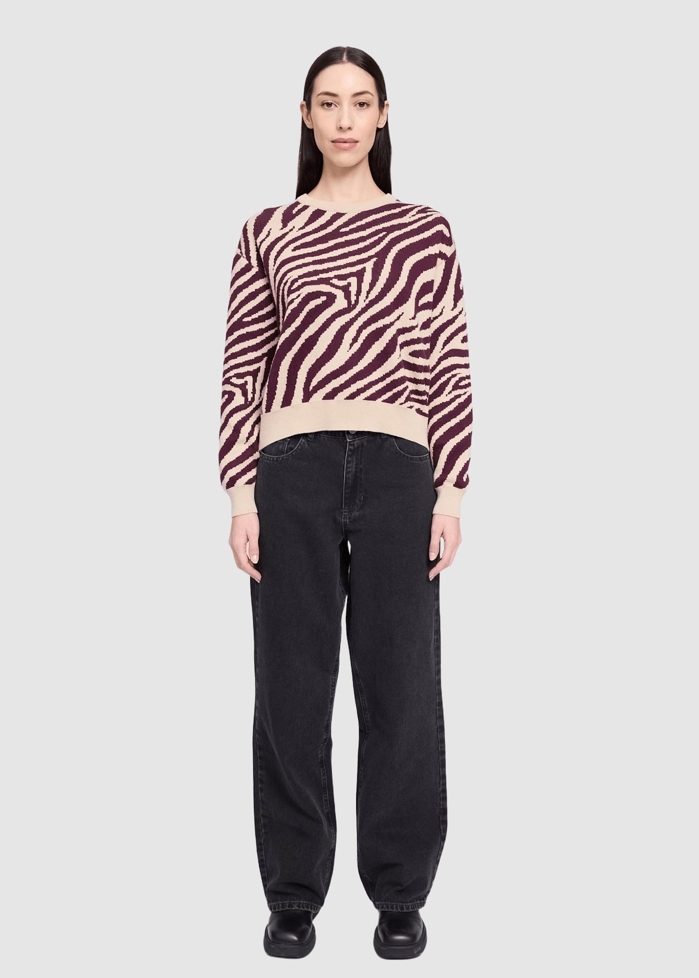 mazine-zebra-jacquard-knit-jumper-light-beige-burgundy-3.jpeg Zebra Jacquard Knit Jumper Light Beige Burgundy