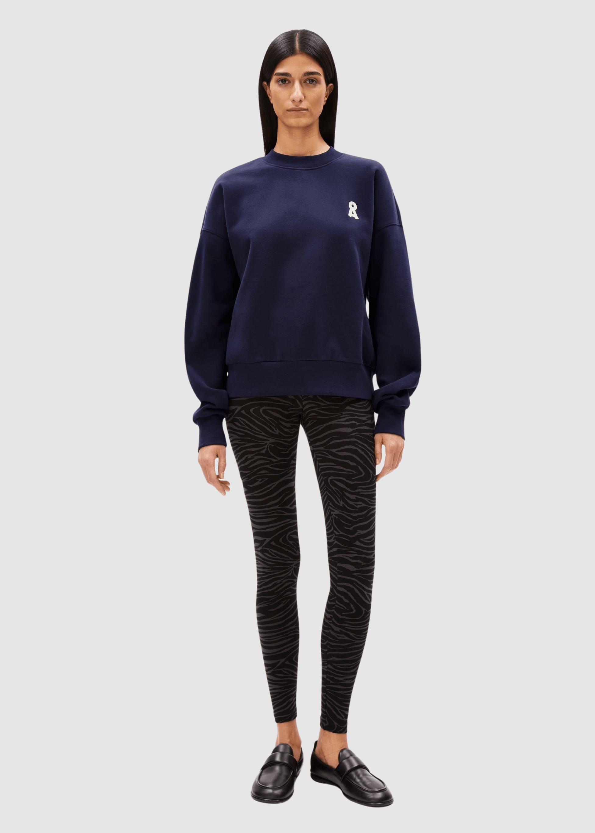 armedangels-iconic-alizaa-sweat-tinted-navy-5.jpeg Iconic Å Alizaa Sweat Tinted Navy