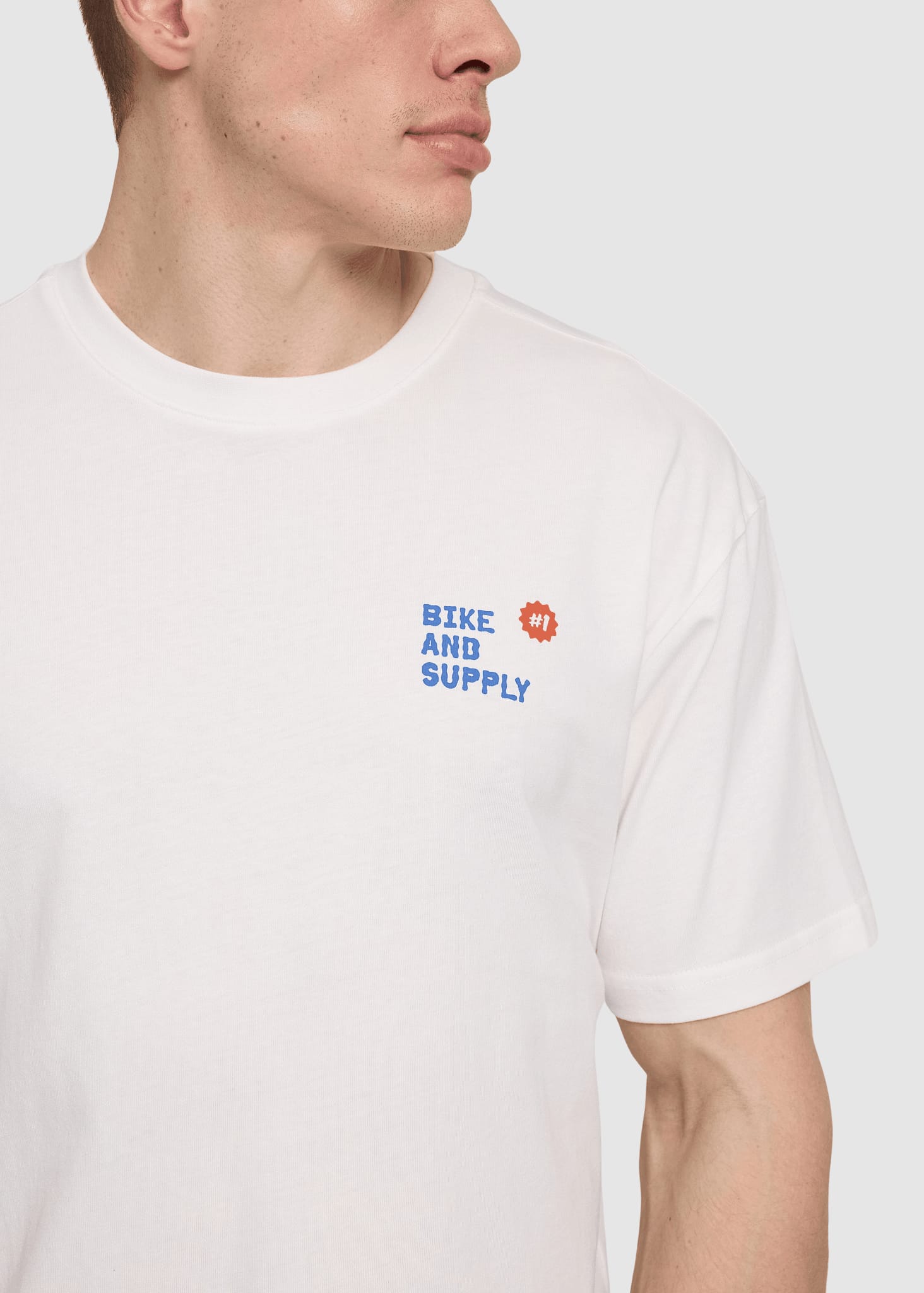 Back Print Theme T-Shirt Offwhite Bike Shop Back Print Theme T-Shirt Offwhite Bike Shop