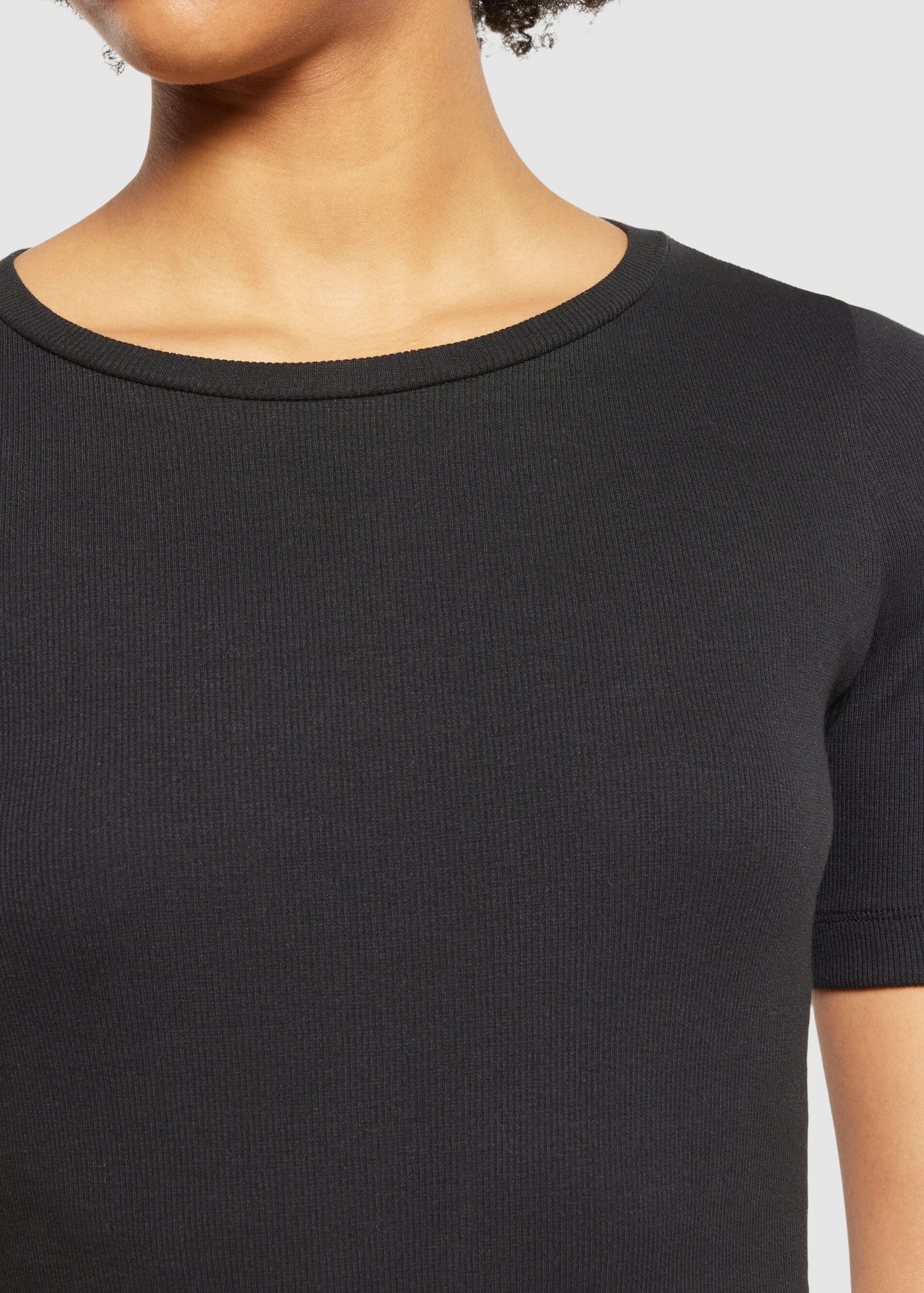 knowledge-cotton-apparel-rib-t-shirt-black-jet-4.jpeg Rib T-Shirt Black Jet