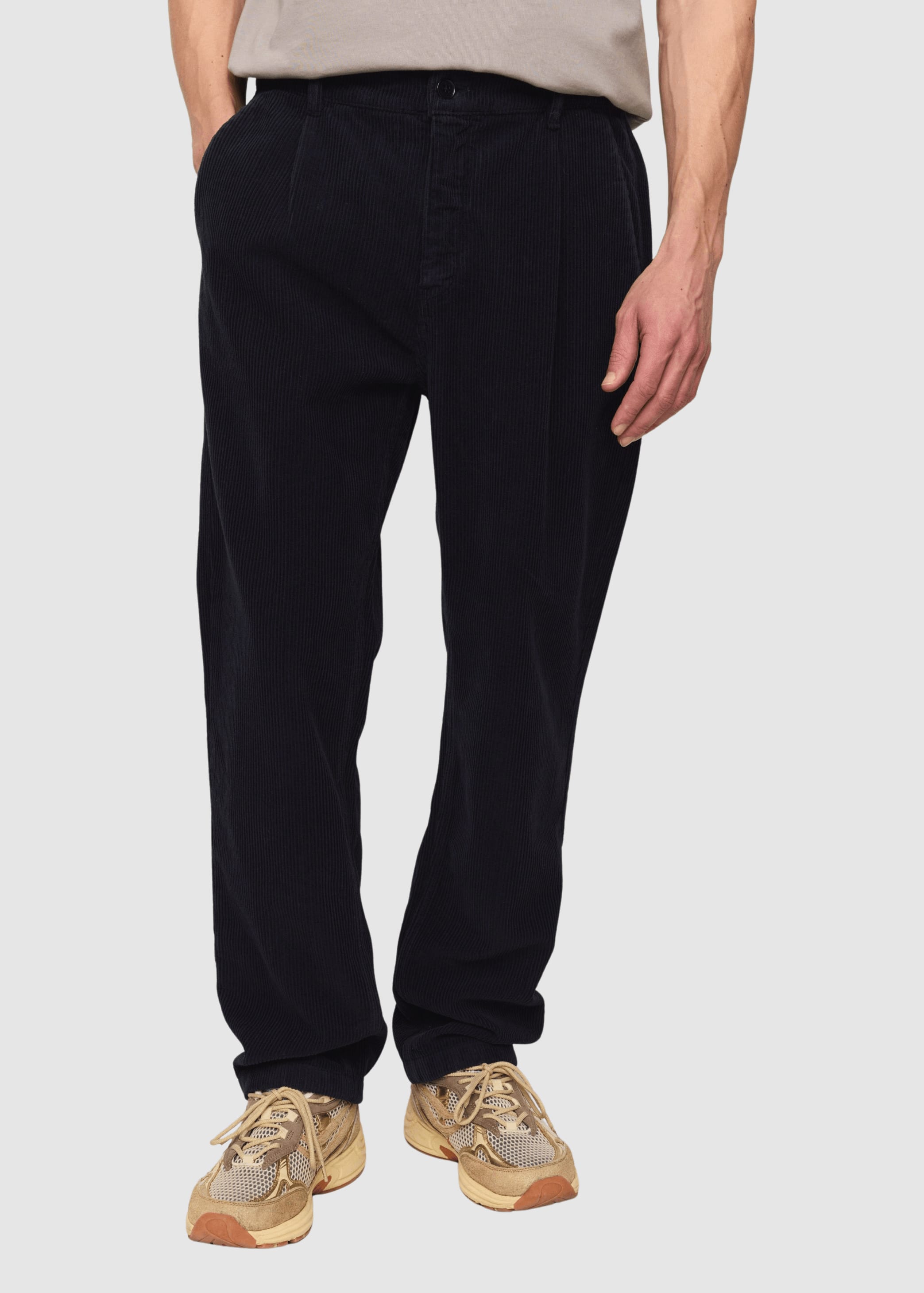 recolution-oak-corduroy-dark-navy-1.jpeg Oak Corduroy Dark Navy