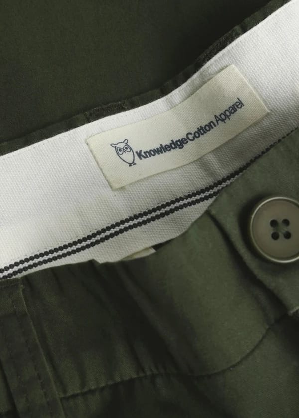 knowledge-cotton-apparel-chuck-regular-chino-shorts-forrest-night-3.jpeg Chuck Regular Chino Shorts Forrest Night