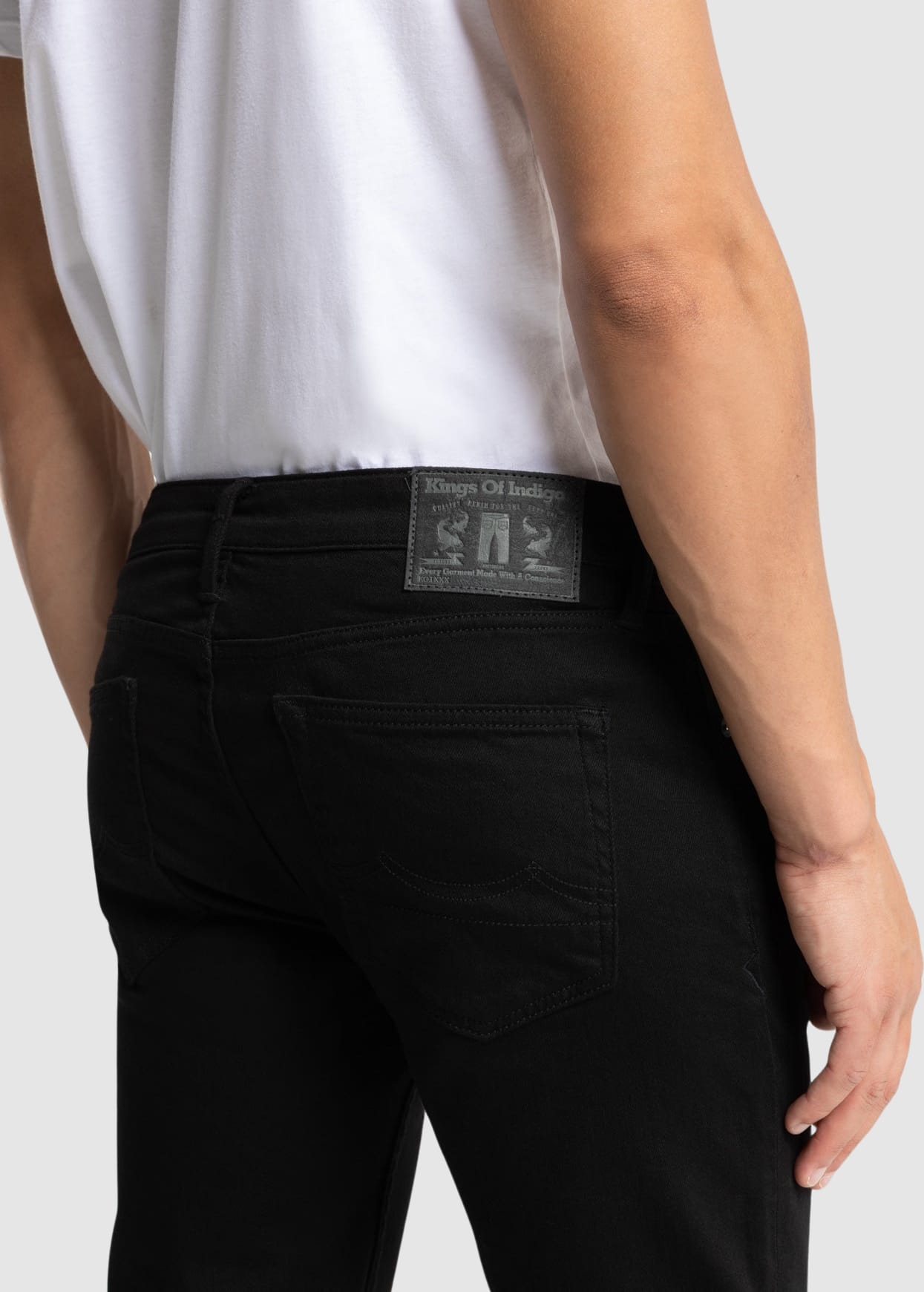 kings-of-indigo-k-o-i-charles-stay-black-rinse-4.jpeg Charles Stay Black Rinse