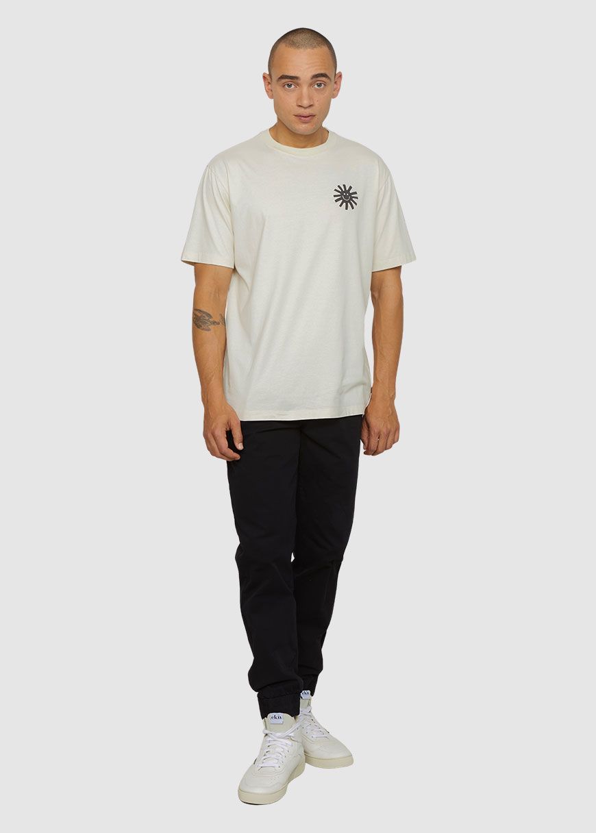 recolution_t_shirt_aposeris_sun_smile_SS_25_REC_201091_Arctic_White_3_0a7d74bd13 T-Shirt Aposeris Sun Smile