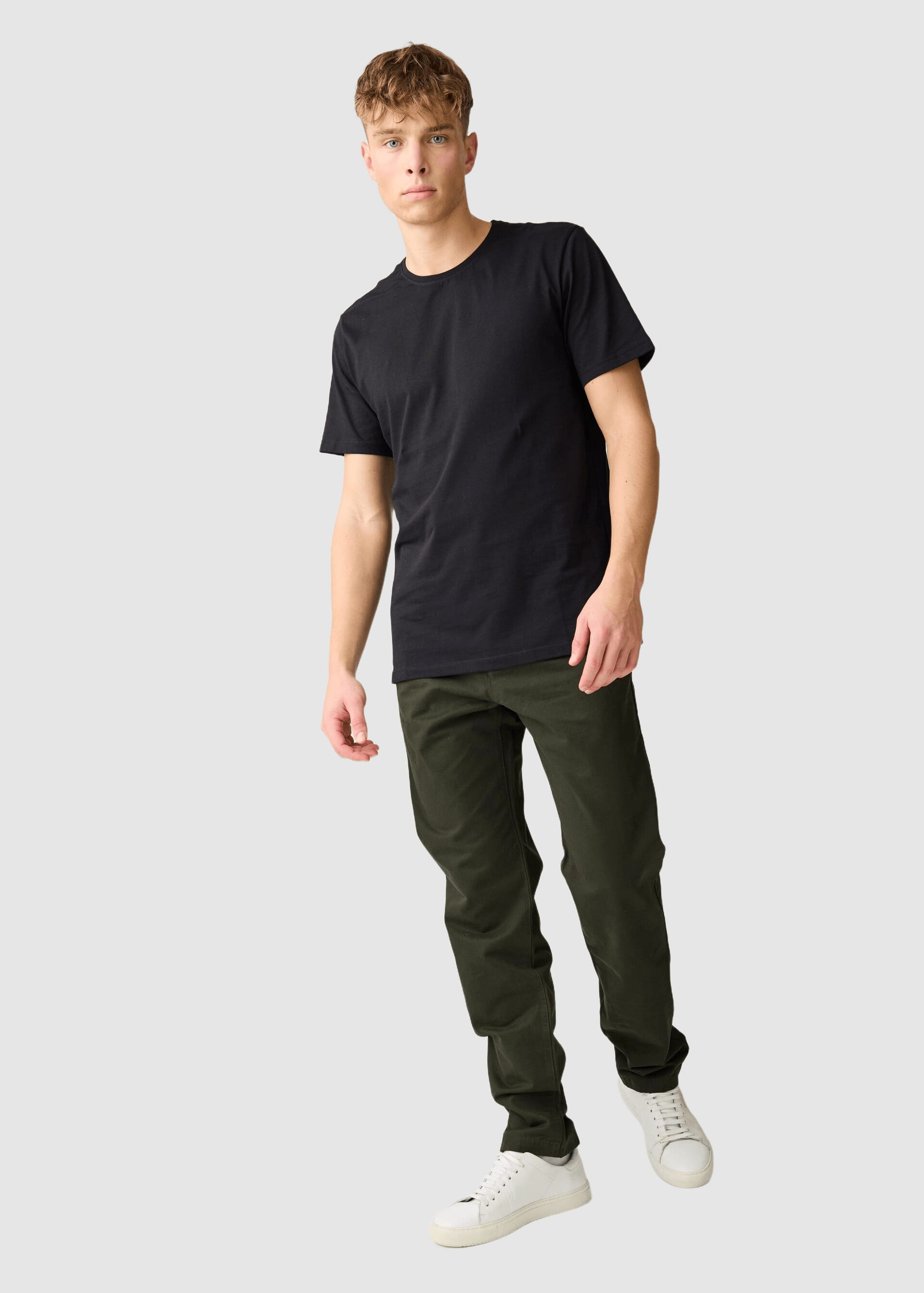 knowledge-cotton-apparel-chuck-regular-chino-twill-pants-forrest-night-2.jpeg Chuck Regular Chino Twill Pants Forrest Night