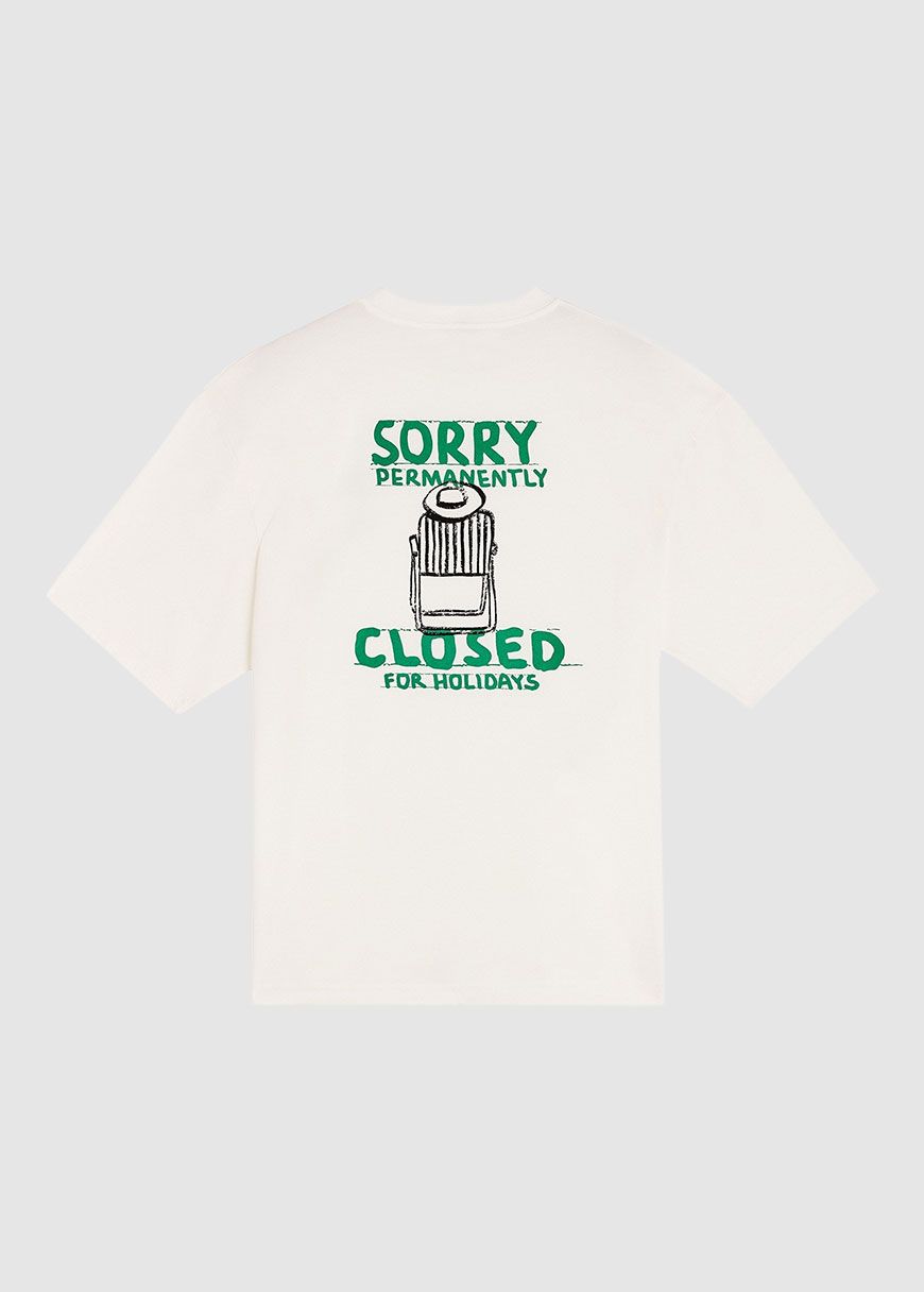 Closed Tee