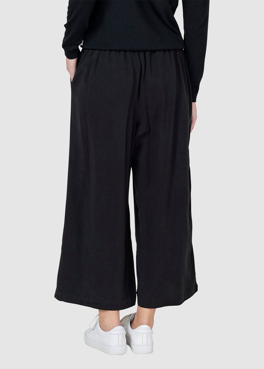 Leonora Pant Leonora Pant
