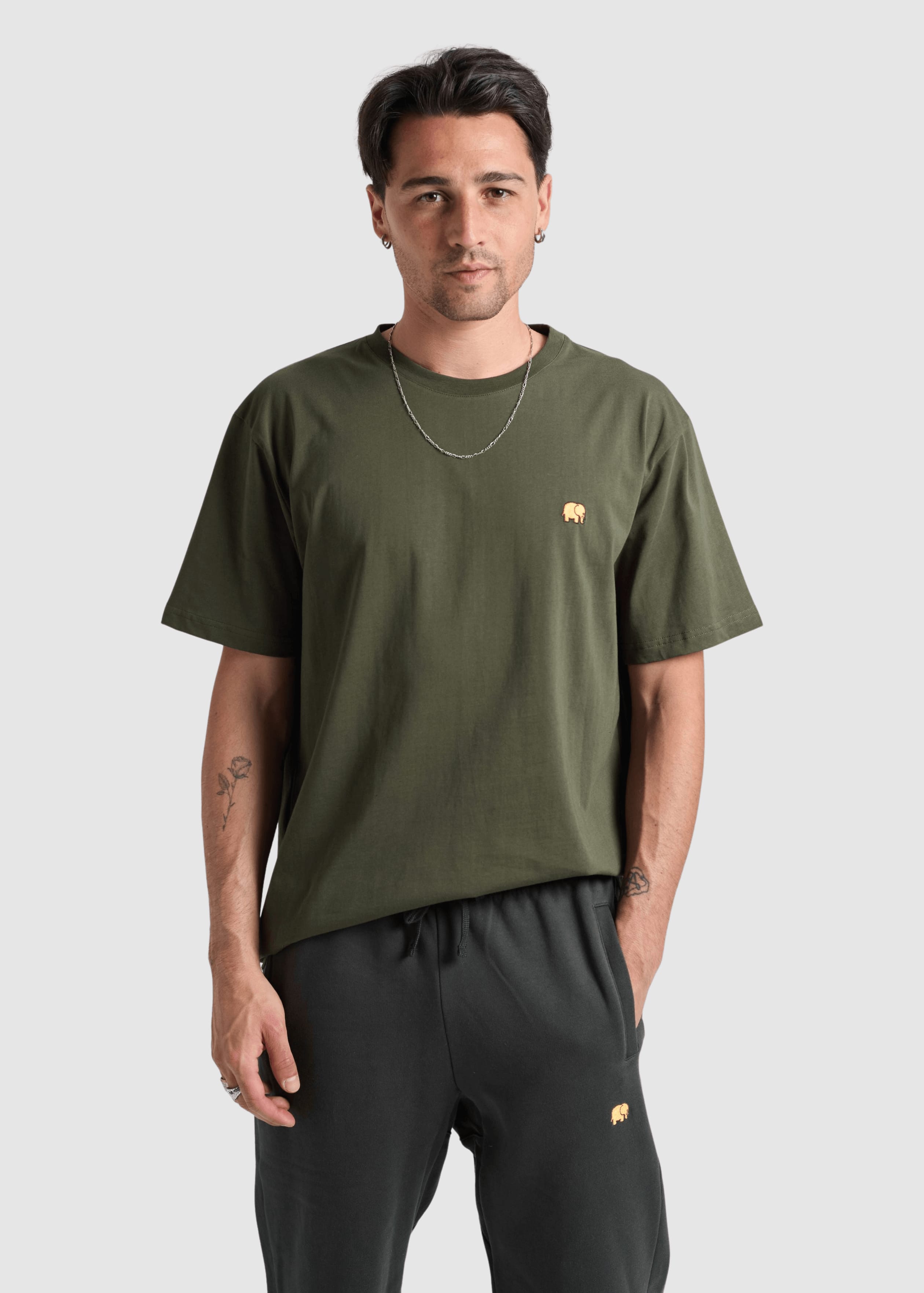 trendsplant-organic-essential-t-shirt-kombu-green-1.jpeg Organic Essential T-Shirt Kombu Green
