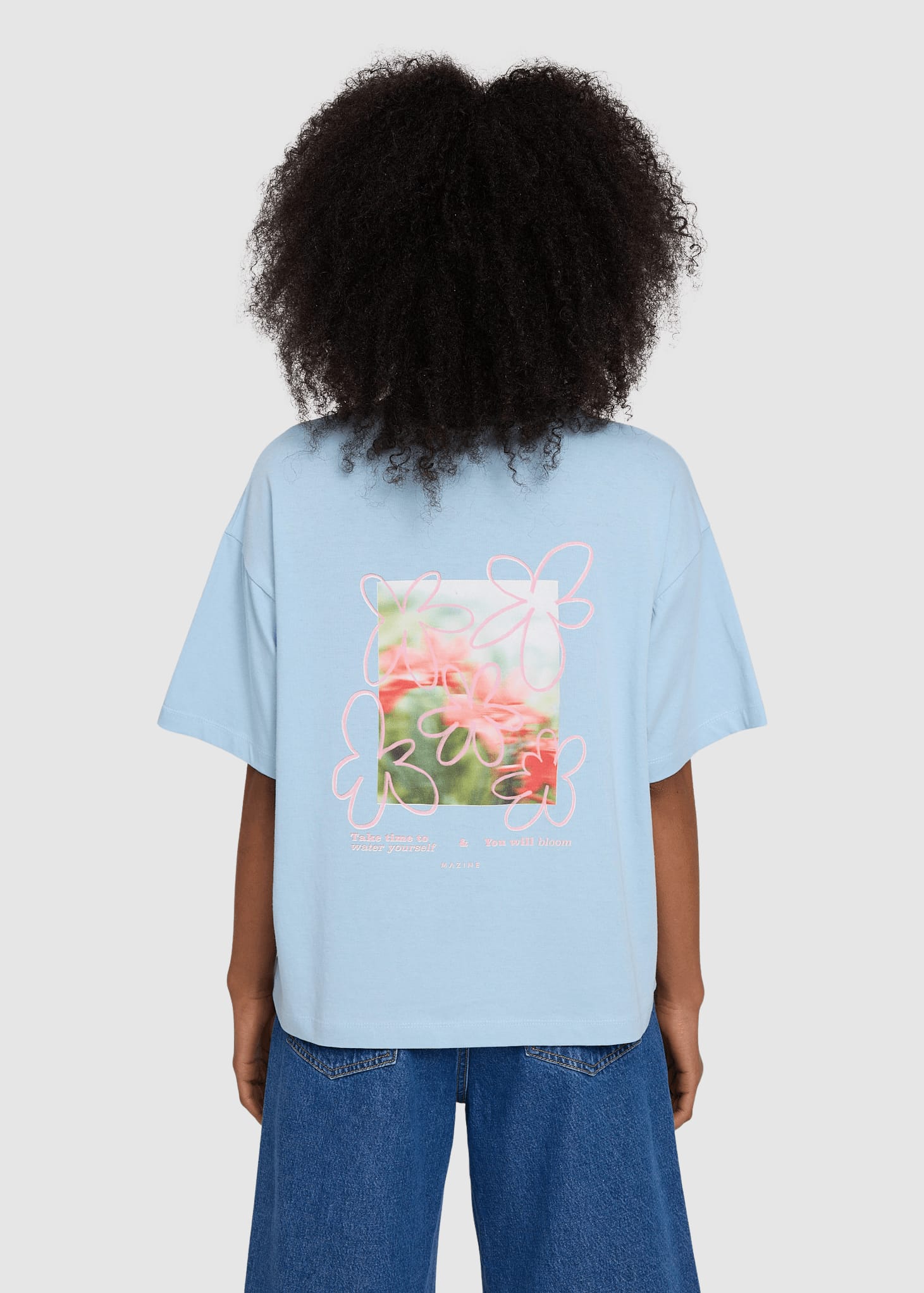 Back Print T-Shirt Foggy Blue Flowers