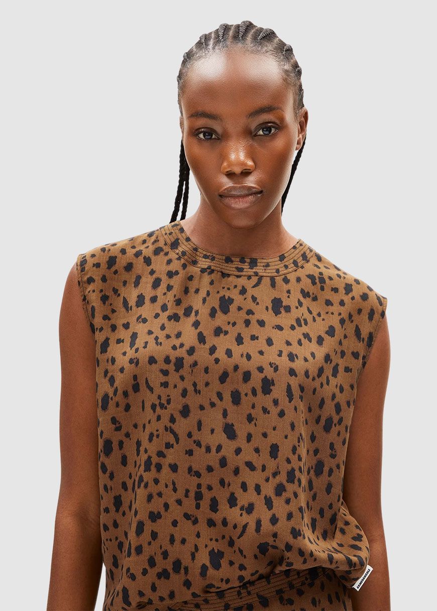 armedangels_neraali_leopaa_AW_25_AA_30007487_Dark_Camel_4_ae10c4df0b Neraali Leopaa