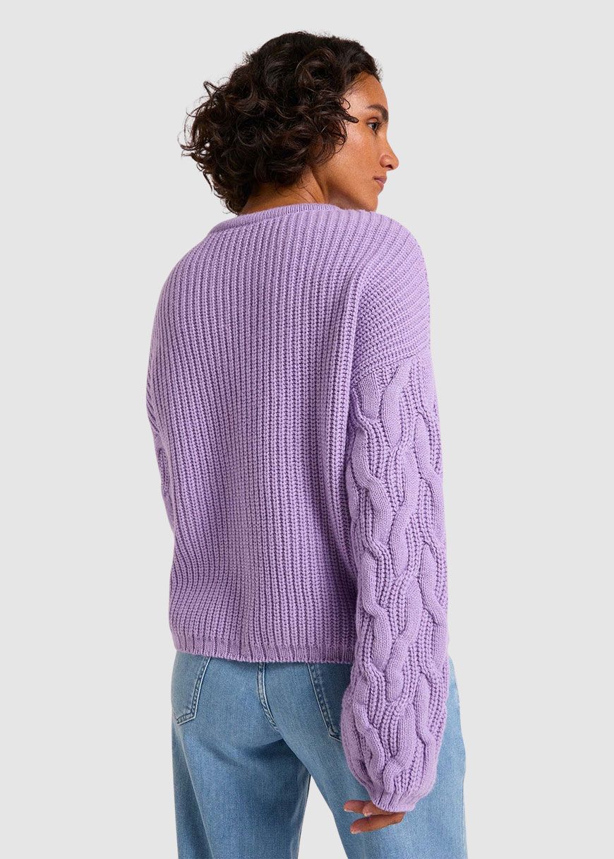 Pullover mit Zopfmuster Pullover mit Zopfmuster